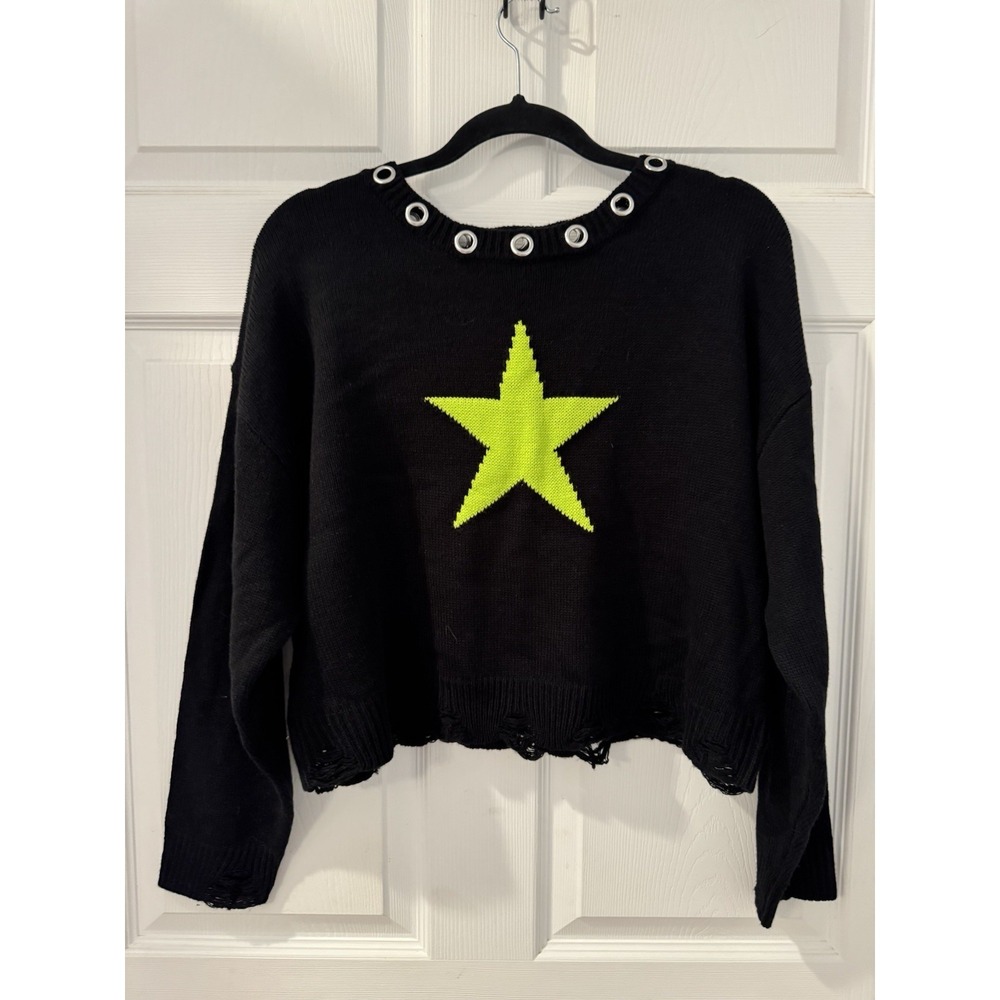 Girls Hot Topic Black w Green Star Cropped Destructed Sweater Sz L Silver Gromit
